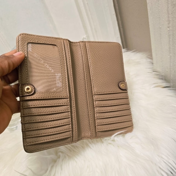 Anne Klien Authentic Slim Bifold Tan Wallet🌴 - Picture 5 of 9